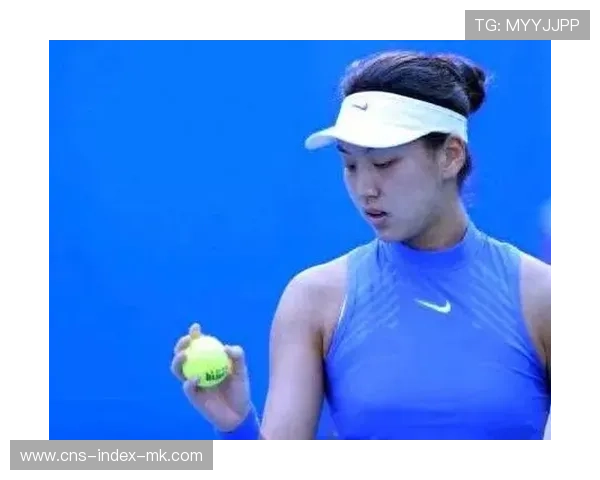 网球女王连生气都优雅!怒拍球拍像舞蹈 网球女王连生气都优雅!怒拍球拍像舞蹈