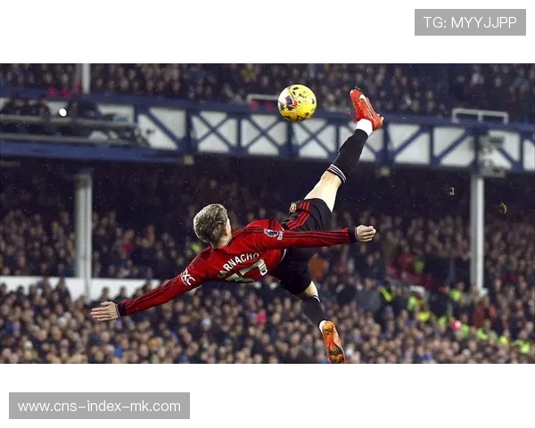 C 罗最新倒钩训练视频疯传!全网震呼:40 岁更强? C 罗最新倒钩训练视频疯传!全网震呼:40 岁更强?