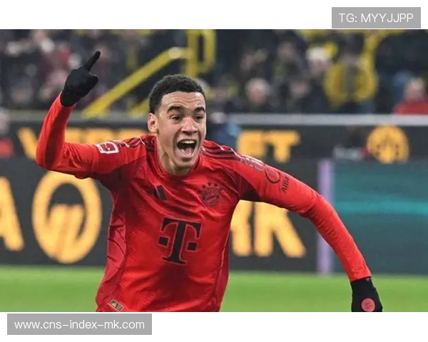 拜仁使用连续换位扩大优势,穆西亚拉表现超稳